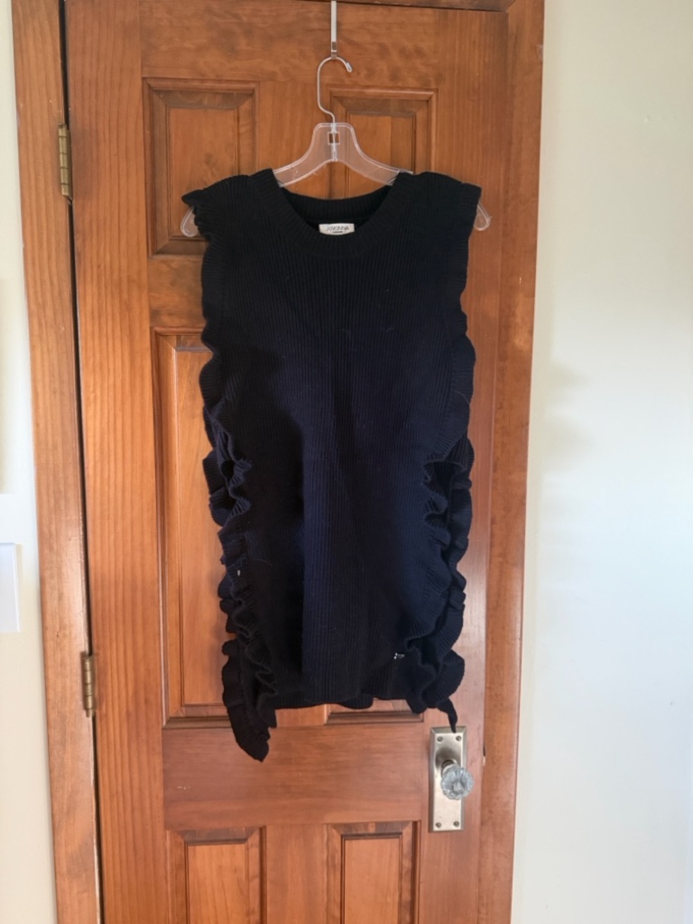 Jovonna London black ruffle knit sweater vest | size M | Statement layering - Picture 2 of 5